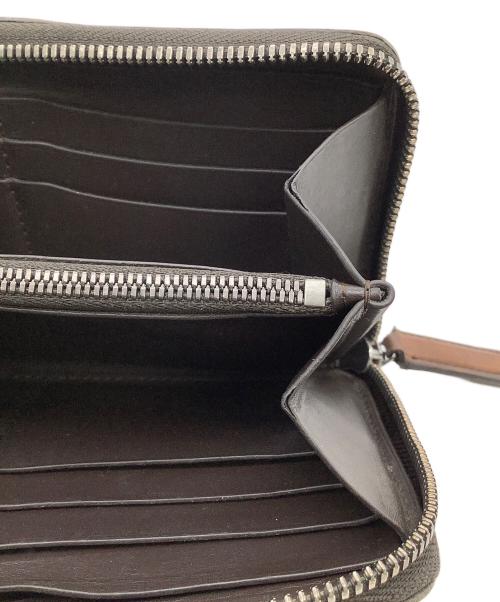 Berluti（ベルルッティ）Berluti (ベルルッティ) ラウンドファスナー財布 カリグラフィ ブラウンの古着・服飾アイテム