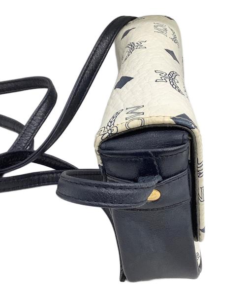 MCM（エムシーエム）MCM (エムシーエム) ショルダーポーチ ホワイト×ブラックの古着・服飾アイテム