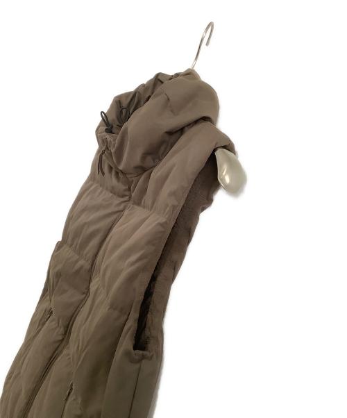 The Duffer of ST.George（ザ ダファーオブセントジョージ）The Duffer of ST.George (ザ ダファーオブセントジョージ) ダウンベスト　VOLUME NECK DOWN VEST ベージュ サイズ:Mの古着・服飾アイテム