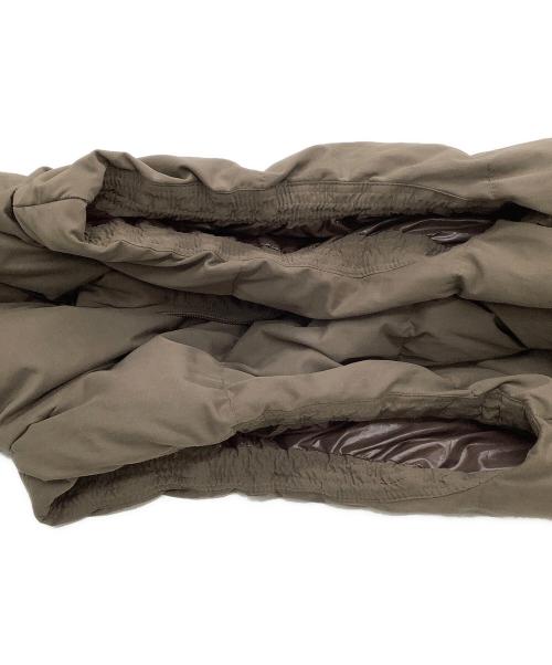 The Duffer of ST.George（ザ ダファーオブセントジョージ）The Duffer of ST.George (ザ ダファーオブセントジョージ) ダウンベスト　VOLUME NECK DOWN VEST ベージュ サイズ:Mの古着・服飾アイテム