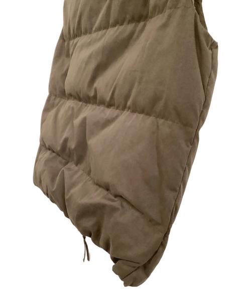 The Duffer of ST.George（ザ ダファーオブセントジョージ）The Duffer of ST.George (ザ ダファーオブセントジョージ) ダウンベスト　VOLUME NECK DOWN VEST ベージュ サイズ:Mの古着・服飾アイテム