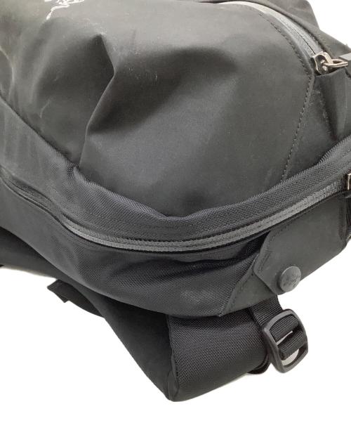 ARC'TERYX（アークテリクス）ARC'TERYX (アークテリクス) リュック ARRO 22 BACKPACK 	銀刺繍 ブラックの古着・服飾アイテム