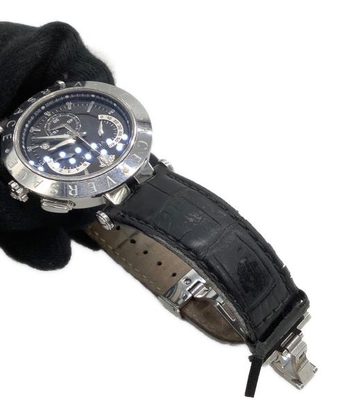 VERSACE（ヴェルサーチェ）VERSACE (ヴェルサーチェ) 腕時計 Vレース クォーツの古着・服飾アイテム