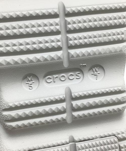 crocs（クロックス）crocs (クロックス) ローカットスニーカー 	Echo Surge グレー サイズ:5 未使用品の古着・服飾アイテム