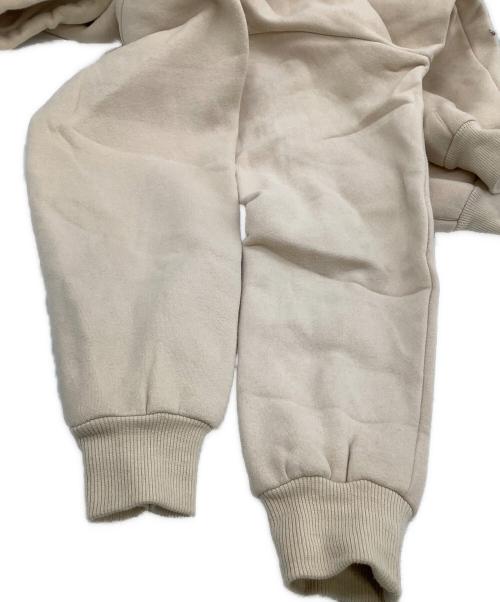 KITH（キス）KITH (キス) プルオーバーパーカー　エンボスロゴ ベージュ サイズ:Sの古着・服飾アイテム