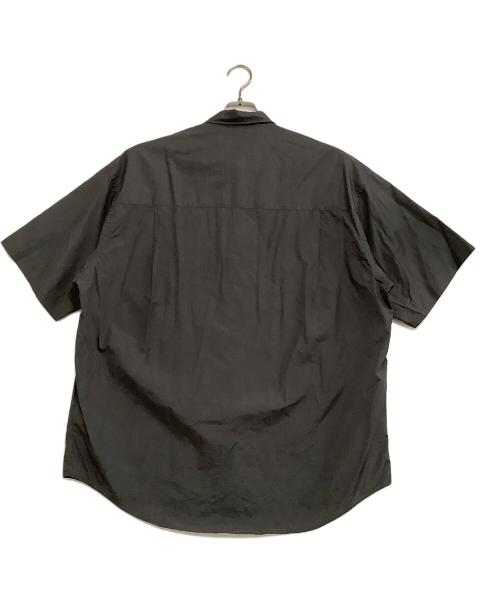 Graphpaper（グラフペーパー）Graphpaper (グラフペーパー) 半袖シャツ　Broad Oversized S/S Regular Collar Shirt グレー サイズ:freeの古着・服飾アイテム