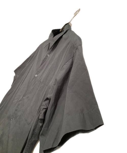 Graphpaper（グラフペーパー）Graphpaper (グラフペーパー) 半袖シャツ　Broad Oversized S/S Regular Collar Shirt グレー サイズ:freeの古着・服飾アイテム