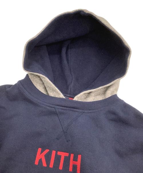 KITH（キス）KITH (キス) Bergdorf Goodman (バーグドルフ グッドマン) プルオーバーパーカー クラシックロゴ ネイビー サイズ:Lの古着・服飾アイテム