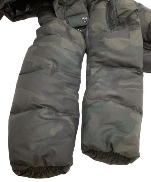 nano・universe（ナノ・ユニバース）nano・universe (ナノ・ユニバース) nishikawa dawn ダウンジャケットカモフラージュ柄 カーキ サイズ:Mの古着・服飾アイテム