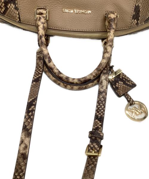 MICHAEL KORS（マイケル・コース）MICHAEL KORS (マイケル・コース) ショルダーバッグ ベージュの古着・服飾アイテム