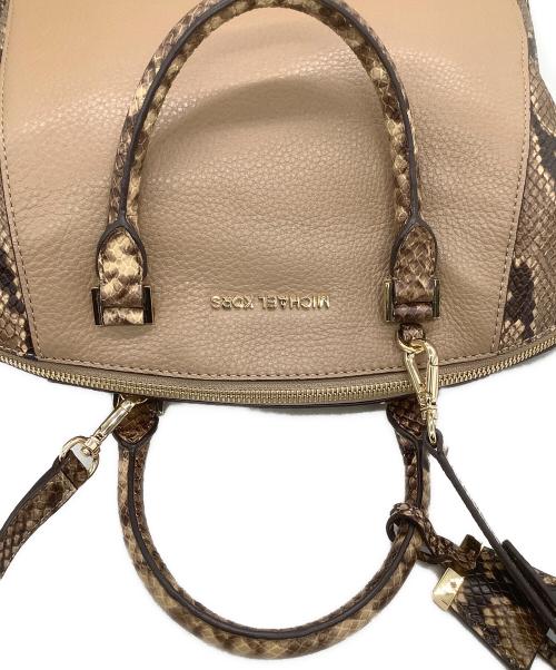 MICHAEL KORS（マイケル・コース）MICHAEL KORS (マイケル・コース) ショルダーバッグ ベージュの古着・服飾アイテム