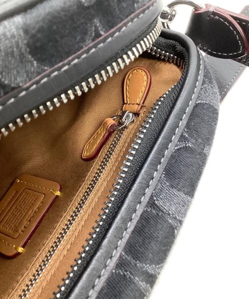 COACH（コーチ）COACH (コーチ) ショルダーポーチ シグネチャー ブラックの古着・服飾アイテム
