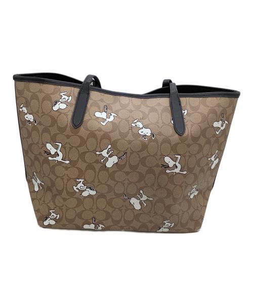 COACH（コーチ）COACH (コーチ) トートバッグ　シグネチャー　スヌーピー　 ベージュ×ブラックの古着・服飾アイテム