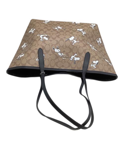 COACH（コーチ）COACH (コーチ) トートバッグ　シグネチャー　スヌーピー　 ベージュ×ブラックの古着・服飾アイテム