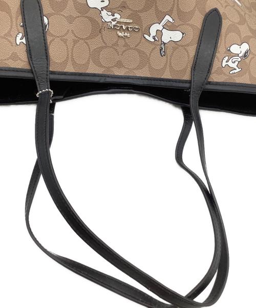 COACH（コーチ）COACH (コーチ) トートバッグ　シグネチャー　スヌーピー　 ベージュ×ブラックの古着・服飾アイテム