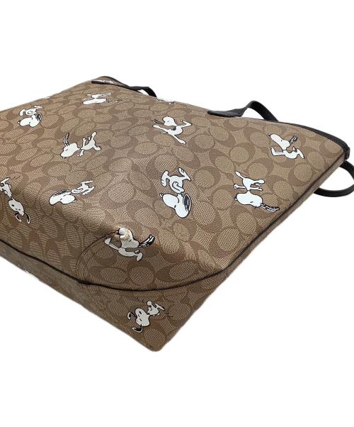 COACH（コーチ）COACH (コーチ) トートバッグ　シグネチャー　スヌーピー　 ベージュ×ブラックの古着・服飾アイテム