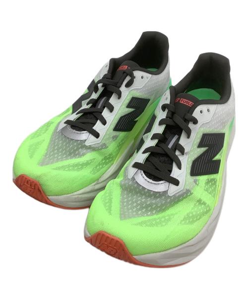 NEW BALANCE（ニューバランス）NEW BALANCE (ニューバランス) ランニングシューズ FuelCell Rebel v5 グリーン×ホワイト サイズ:26.5の古着・服飾アイテム