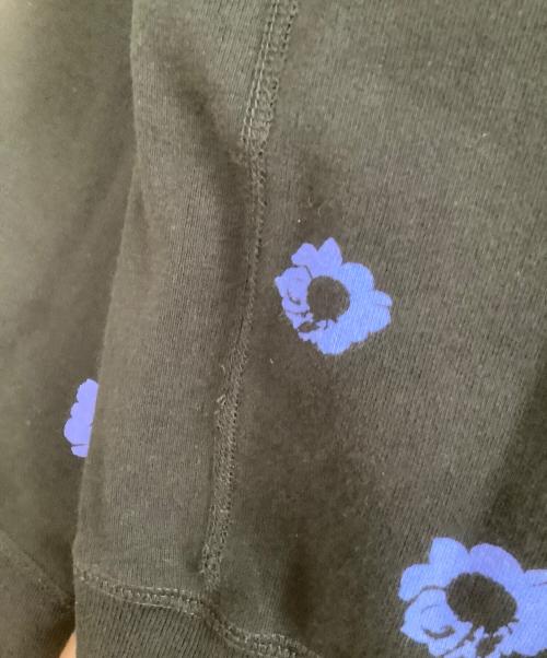 Noah（ノア）Noah (ノア) The Cure (ザ キュア) プルオーバーパーカー　Disintegration Hoodie　花柄 ブラック×ブルー サイズ:Sの古着・服飾アイテム