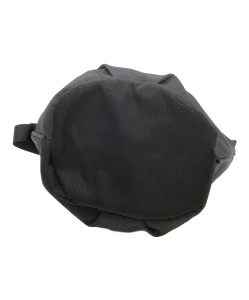 ear PAPILLONNER（イアパピヨネ）ear PAPILLONNER (イアパピヨネ) 2WAYバッグ　アジャスタートートバッグSサイズ ブラック×ホワイトの古着・服飾アイテム