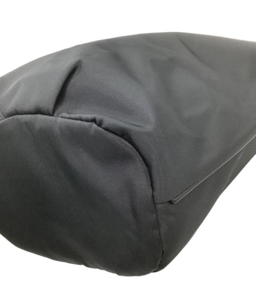 ear PAPILLONNER（イアパピヨネ）ear PAPILLONNER (イアパピヨネ) 2WAYバッグ　アジャスタートートバッグSサイズ ブラック×ホワイトの古着・服飾アイテム