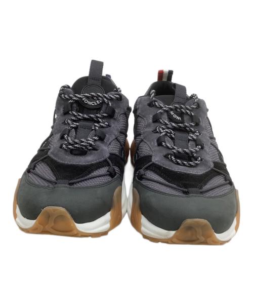 MONCLER（モンクレール）MONCLER (モンクレール) スニーカー　LITE RUNNER グレー×ホワイト サイズ:42の古着・服飾アイテム