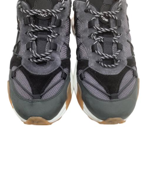 MONCLER（モンクレール）MONCLER (モンクレール) スニーカー　LITE RUNNER グレー×ホワイト サイズ:42の古着・服飾アイテム