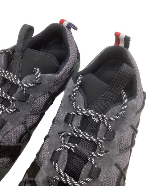 MONCLER（モンクレール）MONCLER (モンクレール) スニーカー　LITE RUNNER グレー×ホワイト サイズ:42の古着・服飾アイテム