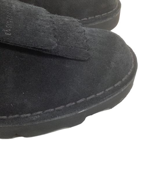 CLARKS ORIGINALS（クラークス オリジナルズ）CLARKS ORIGINALS (クラークス オリジナルズ) Engineered Garments (エンジニアドガーメンツ) スエードローカットデザートブーツ Desert Khan EG ブラック サイズ:EU41の古着・服飾アイテム