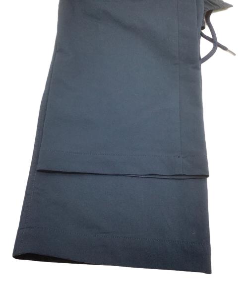 nanamica（ナナミカ）nanamica (ナナミカ) ナイロンパンツ ALPHADRY Wide Easy Pants ネイビー サイズ:32の古着・服飾アイテム