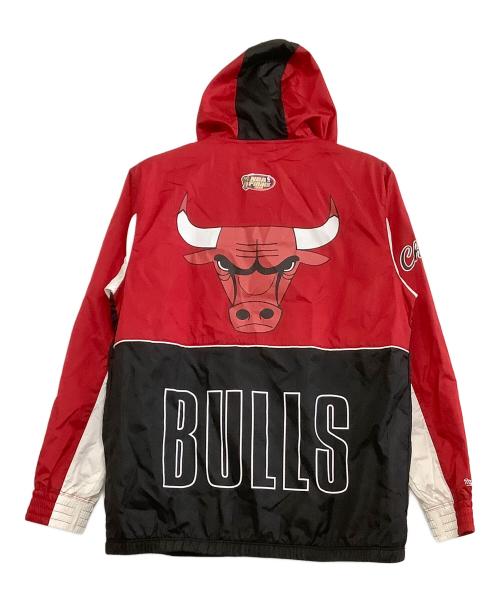 MITCHELL & NESS（ミッチェルアンドネス）MITCHELL & NESS (ミッチェルアンドネス) ナイロンパーカー　BULLS レッド×ブラック サイズ:Mの古着・服飾アイテム