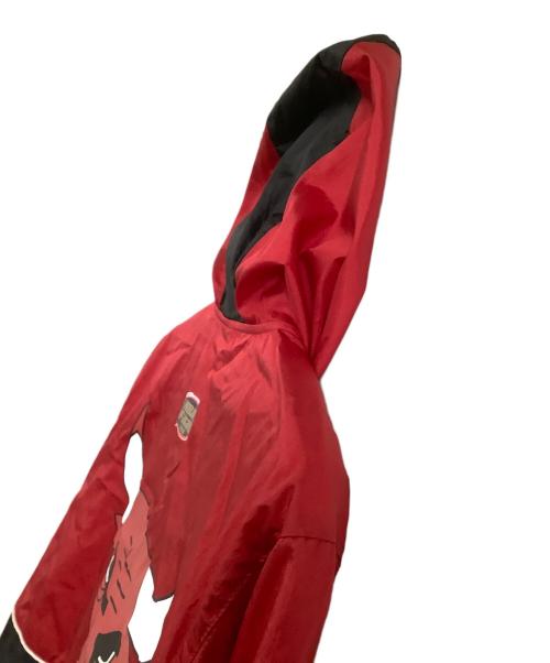 MITCHELL & NESS（ミッチェルアンドネス）MITCHELL & NESS (ミッチェルアンドネス) ナイロンパーカー　BULLS レッド×ブラック サイズ:Mの古着・服飾アイテム