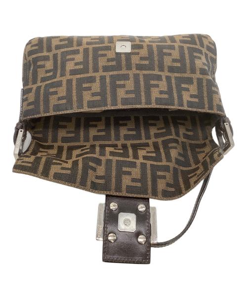 FENDI（フェンディ）FENDI (フェンディ) ショルダーバッグ　ズッカ　マンマバケット ブラウンの古着・服飾アイテム