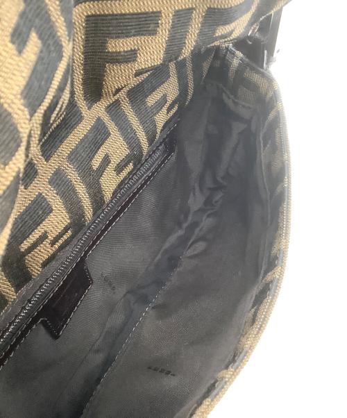 FENDI（フェンディ）FENDI (フェンディ) ショルダーバッグ　ズッカ　マンマバケット ブラウンの古着・服飾アイテム