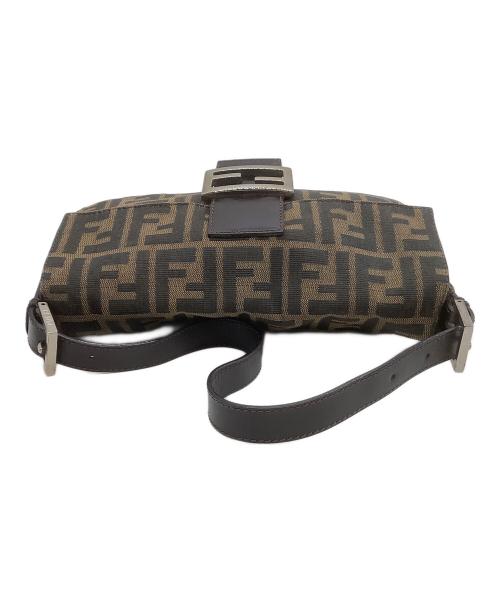 FENDI（フェンディ）FENDI (フェンディ) ショルダーバッグ　ズッカ　マンマバケット ブラウンの古着・服飾アイテム
