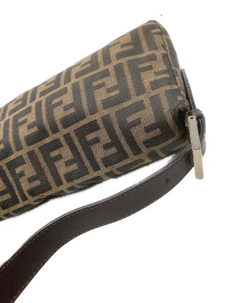 FENDI（フェンディ）FENDI (フェンディ) ショルダーバッグ　ズッカ　マンマバケット ブラウンの古着・服飾アイテム