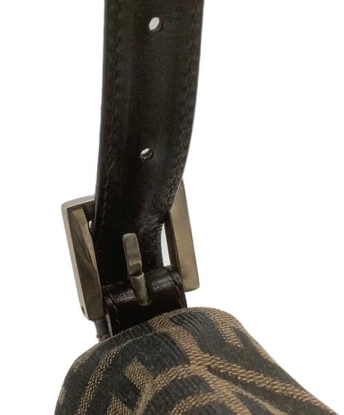 FENDI（フェンディ）FENDI (フェンディ) ショルダーバッグ　ズッカ　マンマバケット ブラウンの古着・服飾アイテム