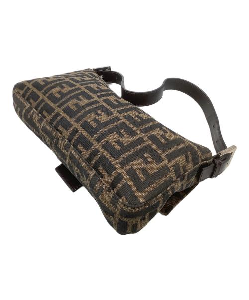 FENDI（フェンディ）FENDI (フェンディ) ショルダーバッグ　ズッカ　マンマバケット ブラウンの古着・服飾アイテム