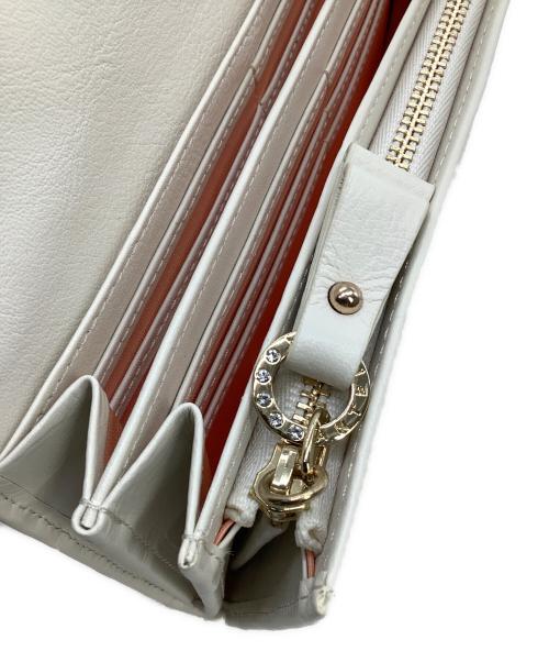 ANTEPRIMA（アンテプリマ）ANTEPRIMA (アンテプリマ) 長財布 ホワイト 未使用品の古着・服飾アイテム