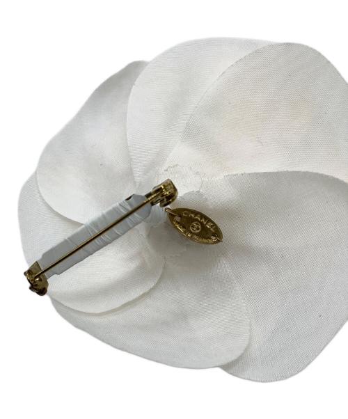 CHANEL（シャネル）CHANEL (シャネル) コサージュ カメリア ホワイトの古着・服飾アイテム