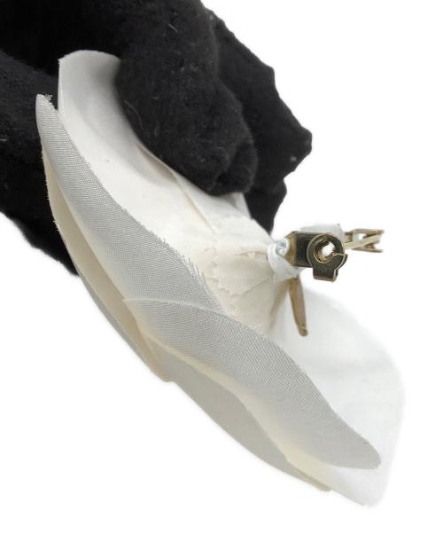 CHANEL（シャネル）CHANEL (シャネル) コサージュ カメリア ホワイトの古着・服飾アイテム