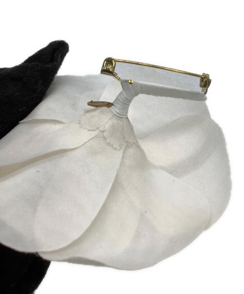 CHANEL（シャネル）CHANEL (シャネル) コサージュ カメリア ホワイトの古着・服飾アイテム