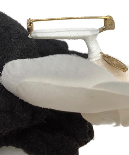 CHANEL（シャネル）CHANEL (シャネル) コサージュ カメリア ホワイトの古着・服飾アイテム