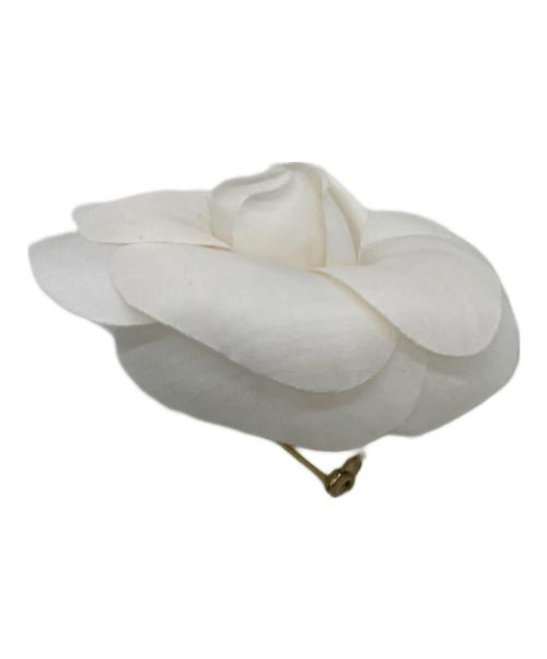 CHANEL（シャネル）CHANEL (シャネル) コサージュ カメリア ホワイトの古着・服飾アイテム