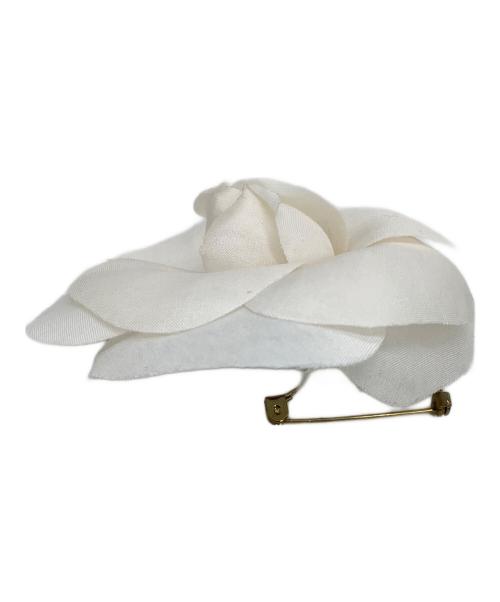 CHANEL（シャネル）CHANEL (シャネル) コサージュ カメリア ホワイトの古着・服飾アイテム