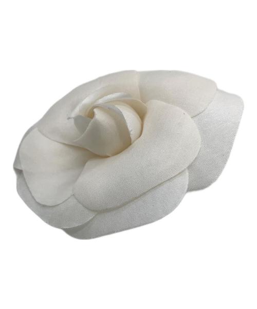 CHANEL（シャネル）CHANEL (シャネル) コサージュ カメリア ホワイトの古着・服飾アイテム