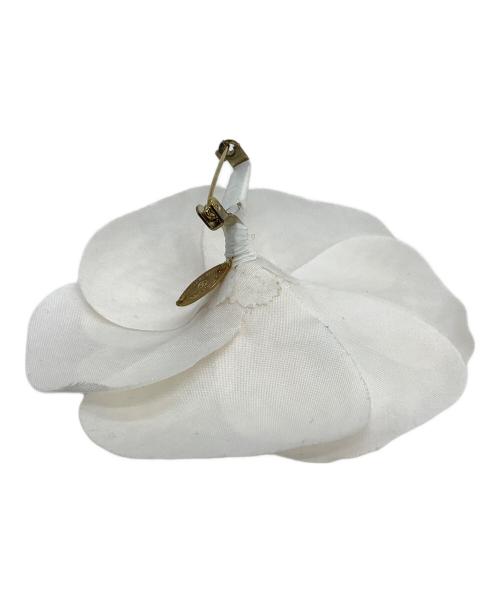 CHANEL（シャネル）CHANEL (シャネル) コサージュ カメリア ホワイトの古着・服飾アイテム