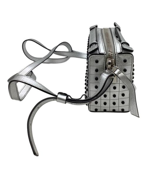 TOD'S（トッズ）TOD'S (トッズ) ショルダーバッグ　ゴンミーニ シルバーの古着・服飾アイテム