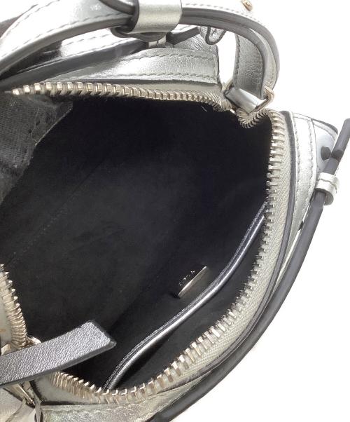 TOD'S（トッズ）TOD'S (トッズ) ショルダーバッグ　ゴンミーニ シルバーの古着・服飾アイテム