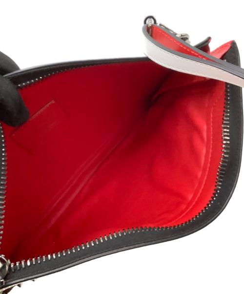 Christian Louboutin（クリスチャン・ルブタン）Christian Louboutin (クリスチャン・ルブタン) ショルダーバッグ スカイポーチ ホワイトの古着・服飾アイテム