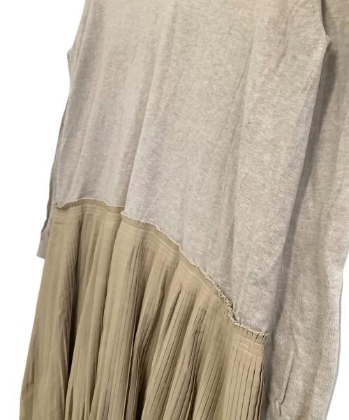 DRAWER（ドゥロワー）DRAWER (ドゥロワー) 長袖ワンピース　14Gコットン ニット ドッキング プリーツワンピース ベージュ サイズ:表記なしの古着・服飾アイテム